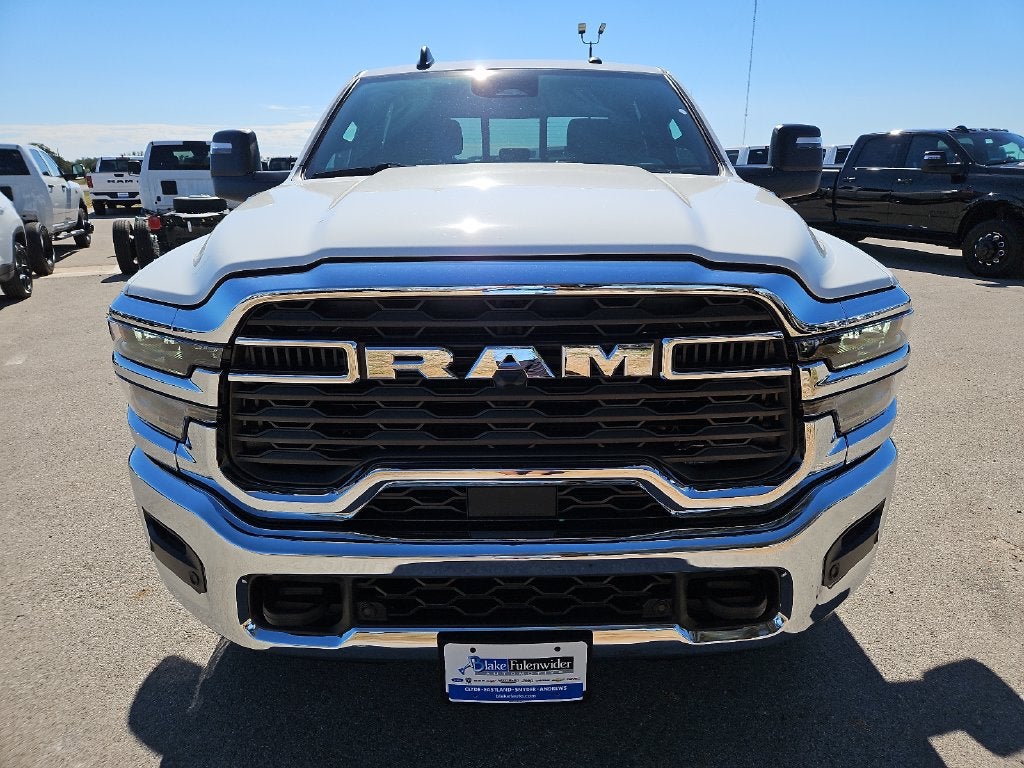 2027 RAM 2500 RAM 2500 TRADESMAN CREW CAB 4X4 8' BOX