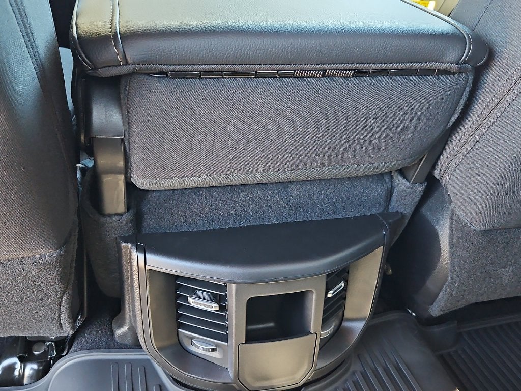 2027 RAM 2500 RAM 2500 TRADESMAN CREW CAB 4X4 8' BOX