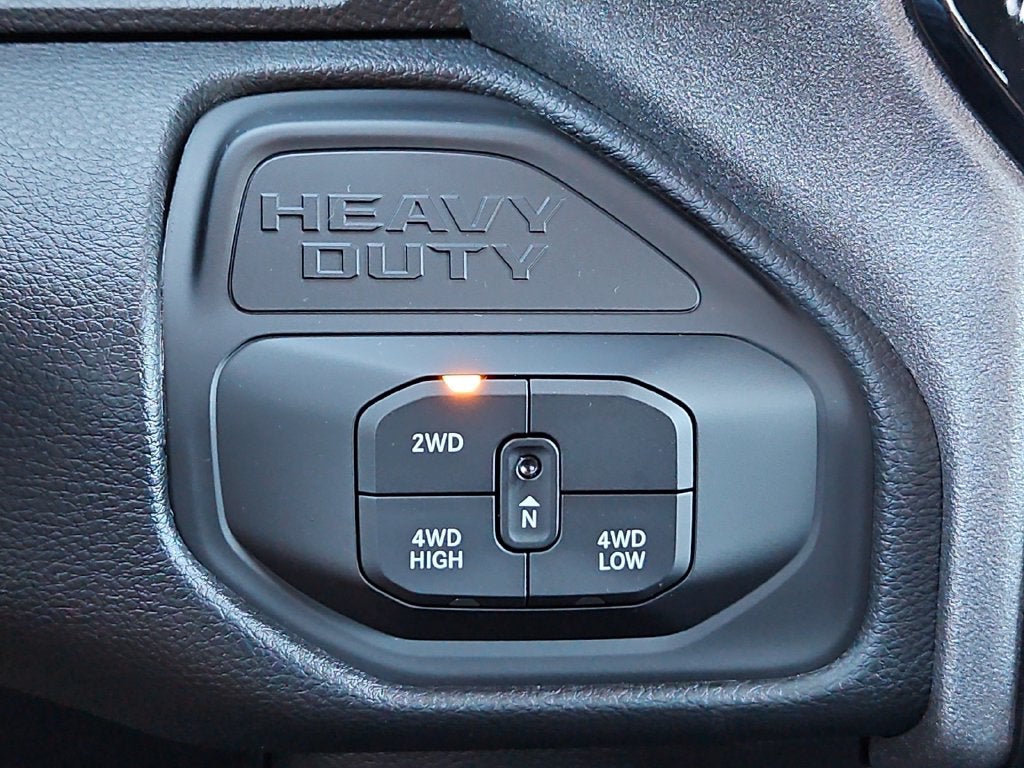 2027 RAM 2500 RAM 2500 TRADESMAN CREW CAB 4X4 8' BOX