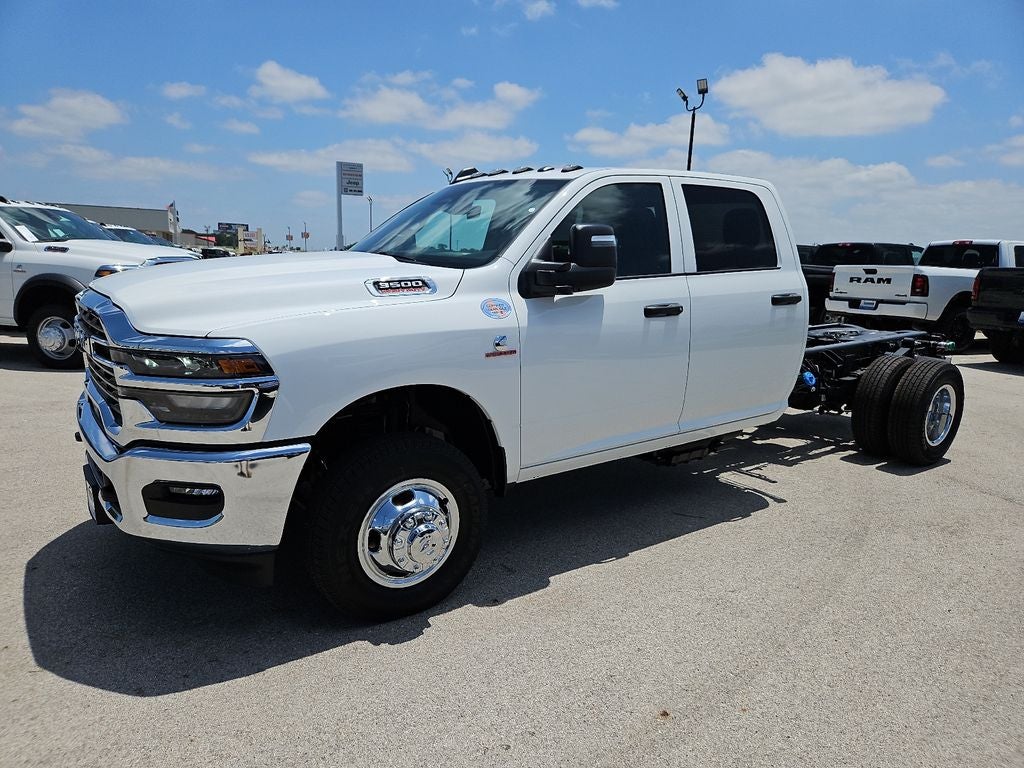 2026 RAM 3500 Chassis RAM 3500 TRADESMAN CREW CAB CHASSIS 4X4 60' CA