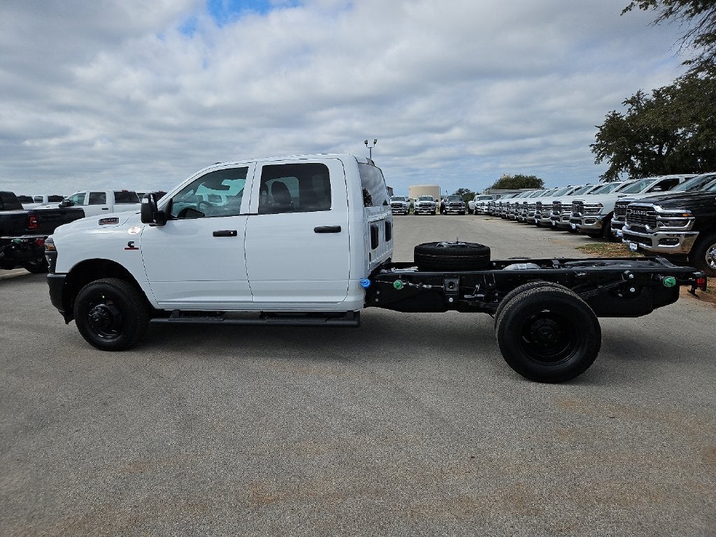 2027 RAM 3500 Chassis Cab RAM 3500 TRADESMAN CREW CAB CHASSIS 4X4 60' CA