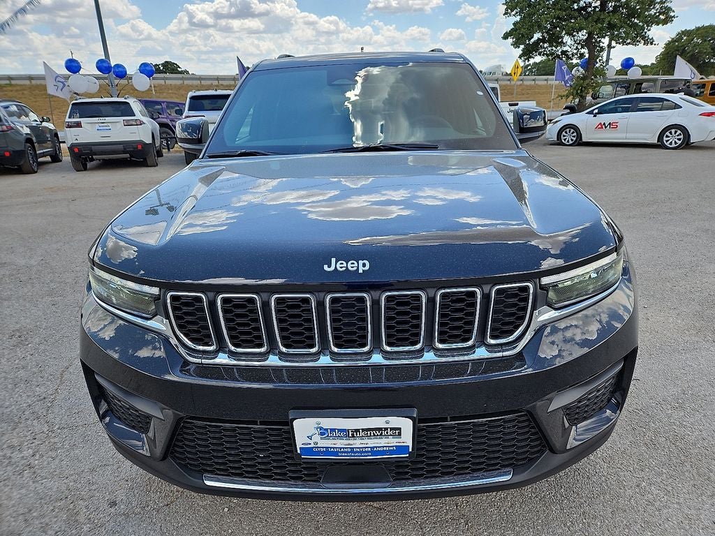 2026 Jeep Grand Cherokee GRAND CHEROKEE LAREDO X 4X4