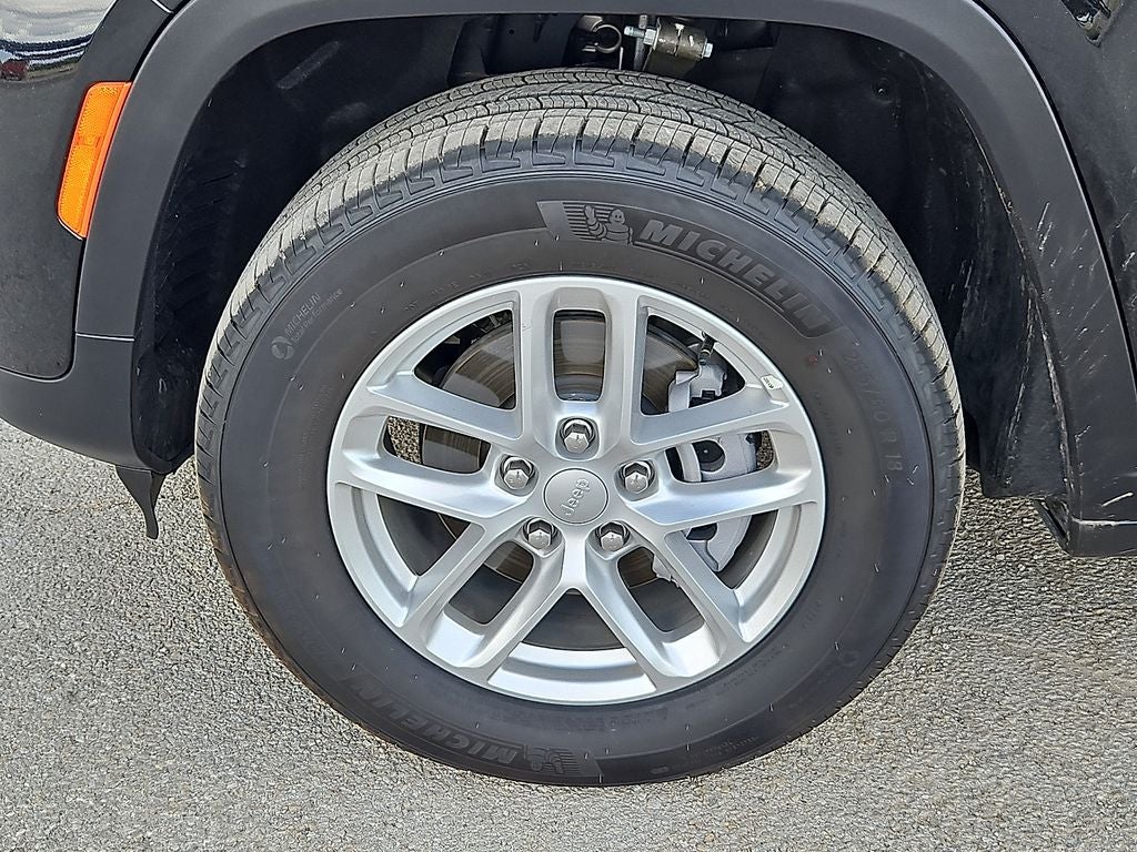 2026 Jeep Grand Cherokee GRAND CHEROKEE LAREDO X 4X4