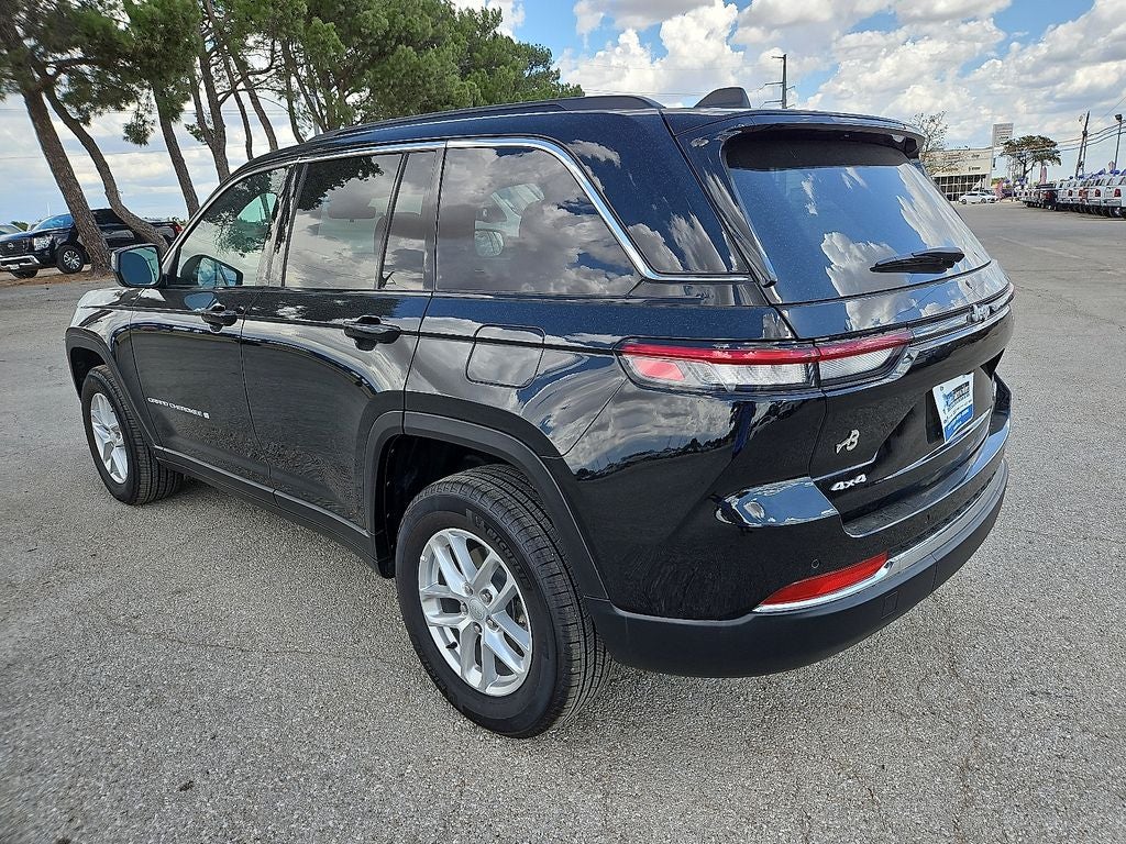 2026 Jeep Grand Cherokee GRAND CHEROKEE LAREDO X 4X4
