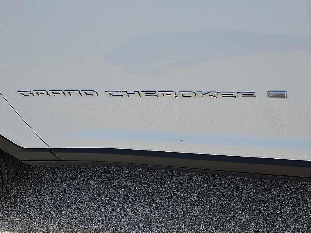 2027 Jeep Grand Cherokee GRAND CHEROKEE LAREDO X 4X4