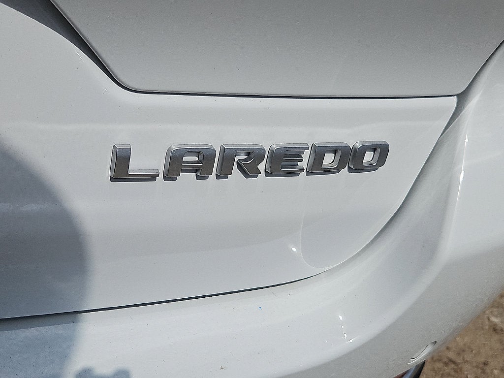 2027 Jeep Grand Cherokee GRAND CHEROKEE LAREDO X 4X4