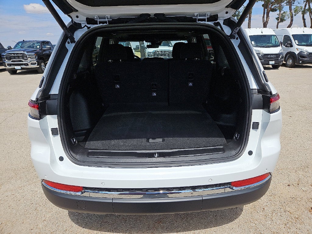 2027 Jeep Grand Cherokee GRAND CHEROKEE LAREDO X 4X4