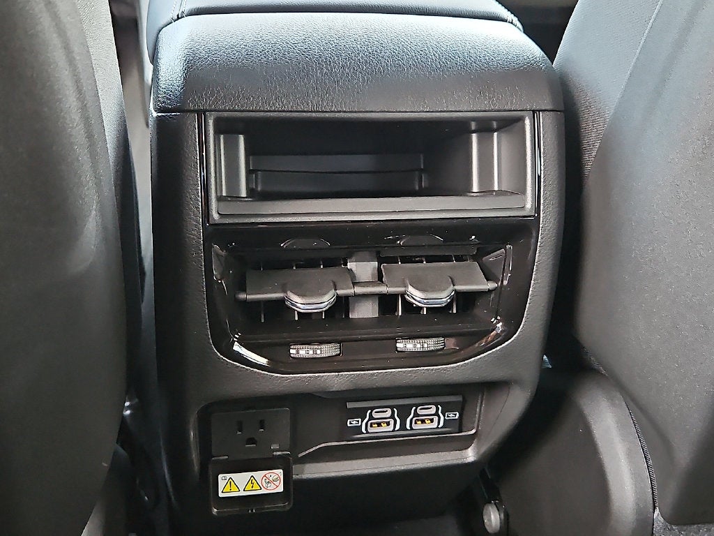 2027 Jeep Grand Cherokee GRAND CHEROKEE LAREDO X 4X4