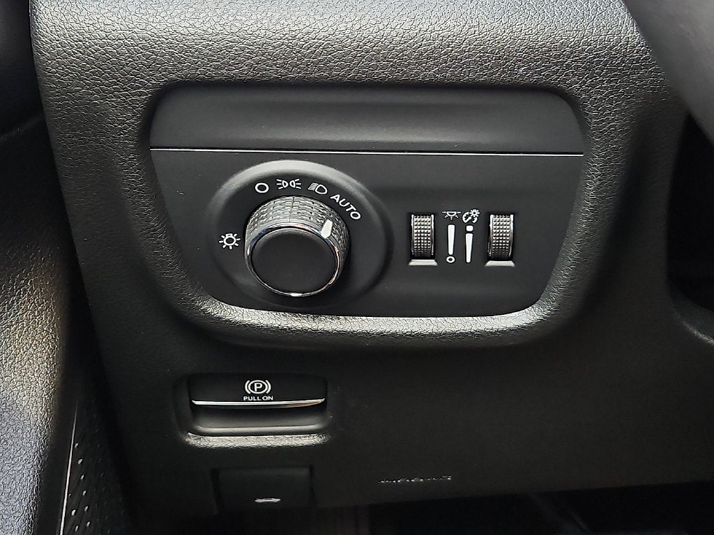 2027 Jeep Grand Cherokee GRAND CHEROKEE LAREDO X 4X4