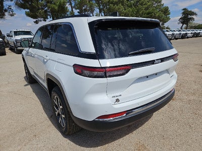 2027 Jeep Grand Cherokee GRAND CHEROKEE LAREDO X 4X4