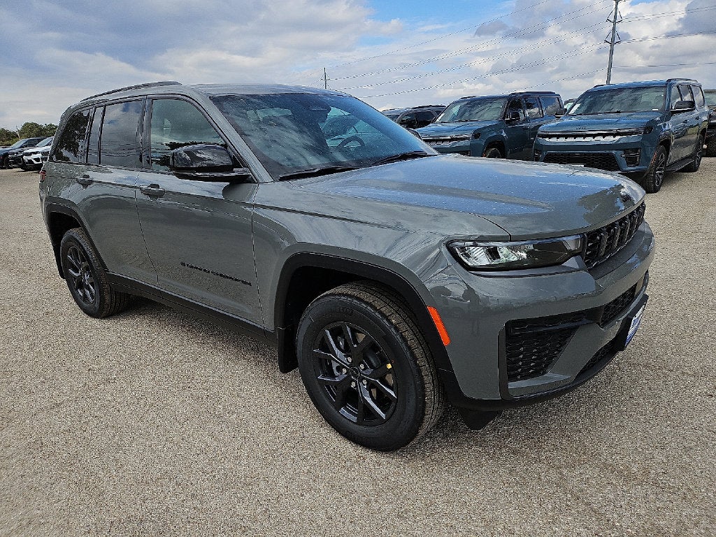2027 Jeep Grand Cherokee GRAND CHEROKEE LAREDO ALTITUDE 4X4