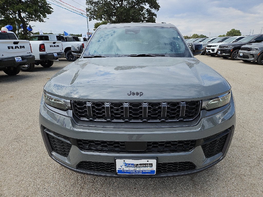 2027 Jeep Grand Cherokee GRAND CHEROKEE LAREDO ALTITUDE 4X4