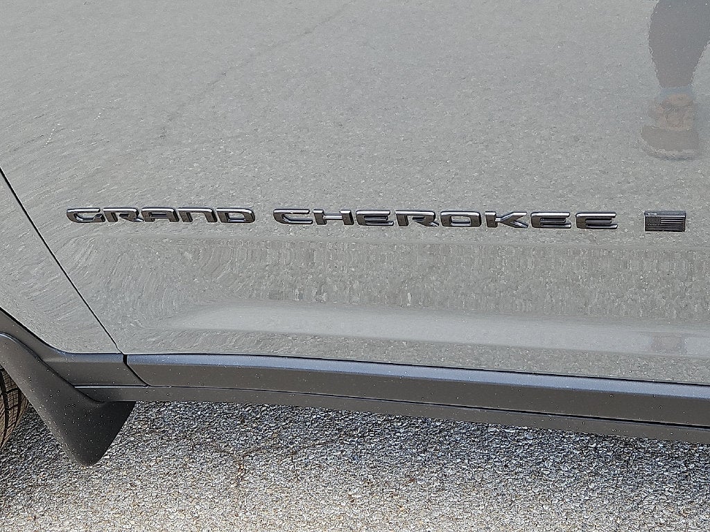 2027 Jeep Grand Cherokee GRAND CHEROKEE LAREDO ALTITUDE 4X4