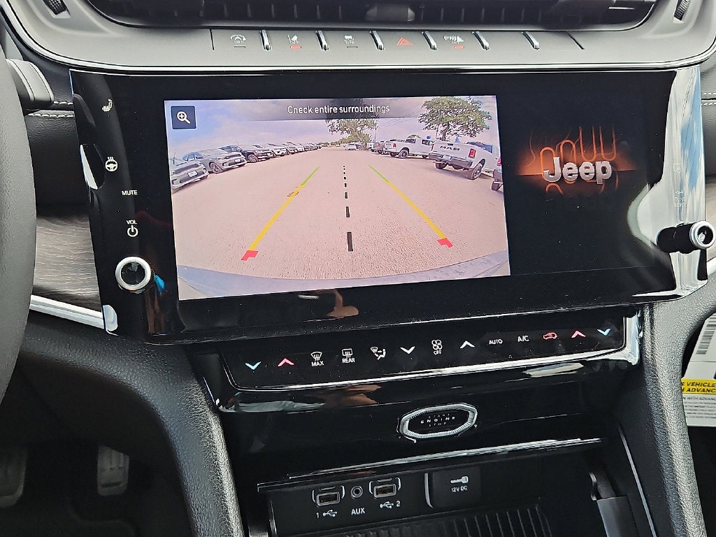 2027 Jeep Grand Cherokee GRAND CHEROKEE LAREDO ALTITUDE 4X4