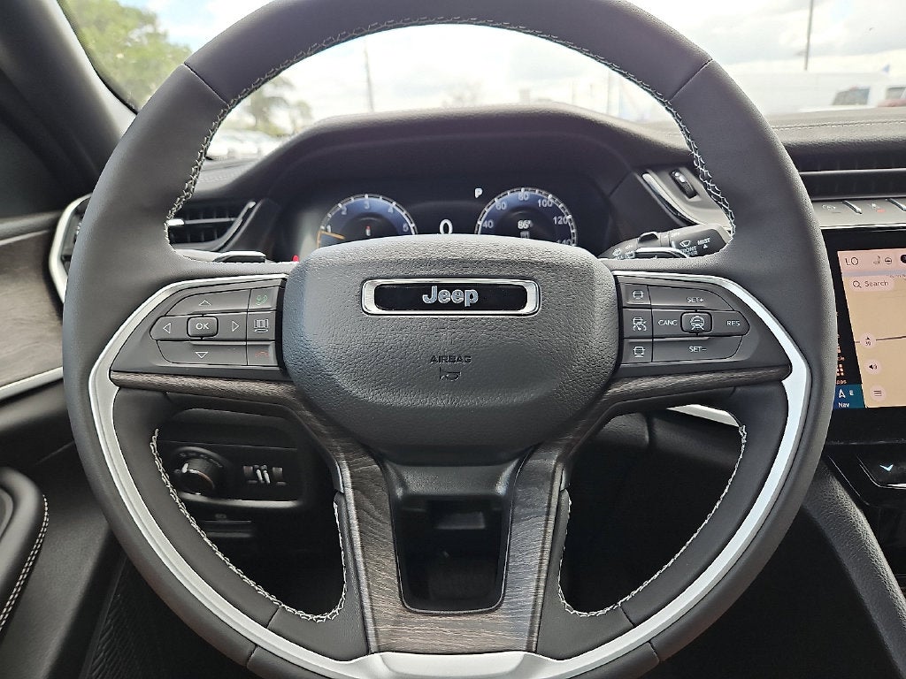 2027 Jeep Grand Cherokee GRAND CHEROKEE LAREDO ALTITUDE 4X4