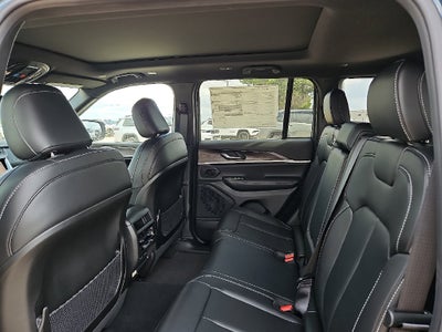 2027 Jeep Grand Cherokee GRAND CHEROKEE LIMITED 4X4
