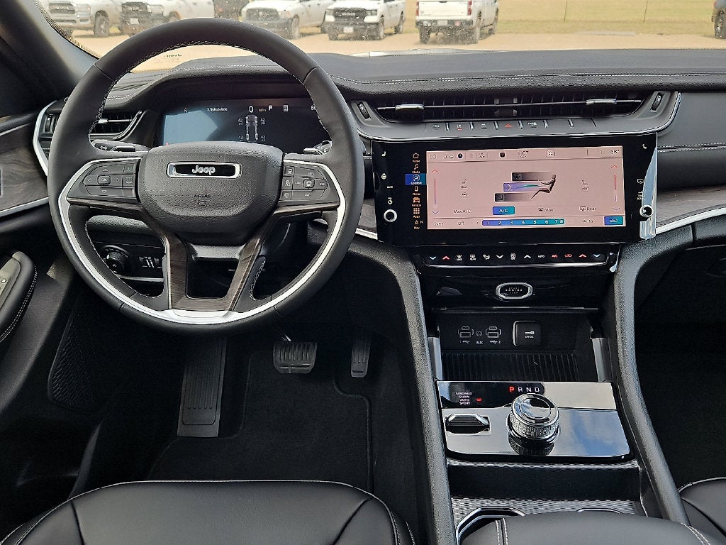 2027 Jeep Grand Cherokee GRAND CHEROKEE LIMITED 4X4
