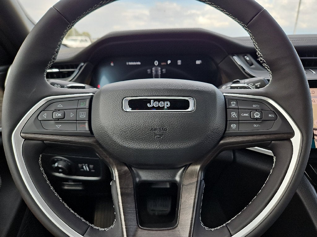 2027 Jeep Grand Cherokee GRAND CHEROKEE LIMITED 4X4
