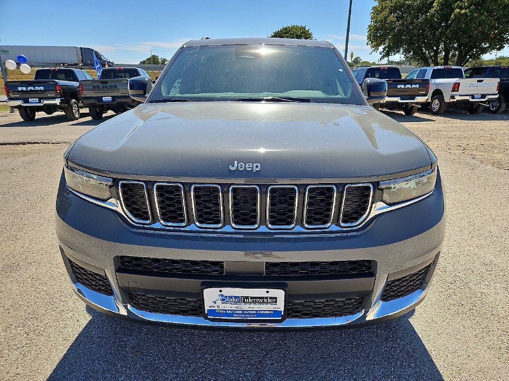 2027 Jeep Grand Cherokee L GRAND CHEROKEE L LAREDO X 4X2
