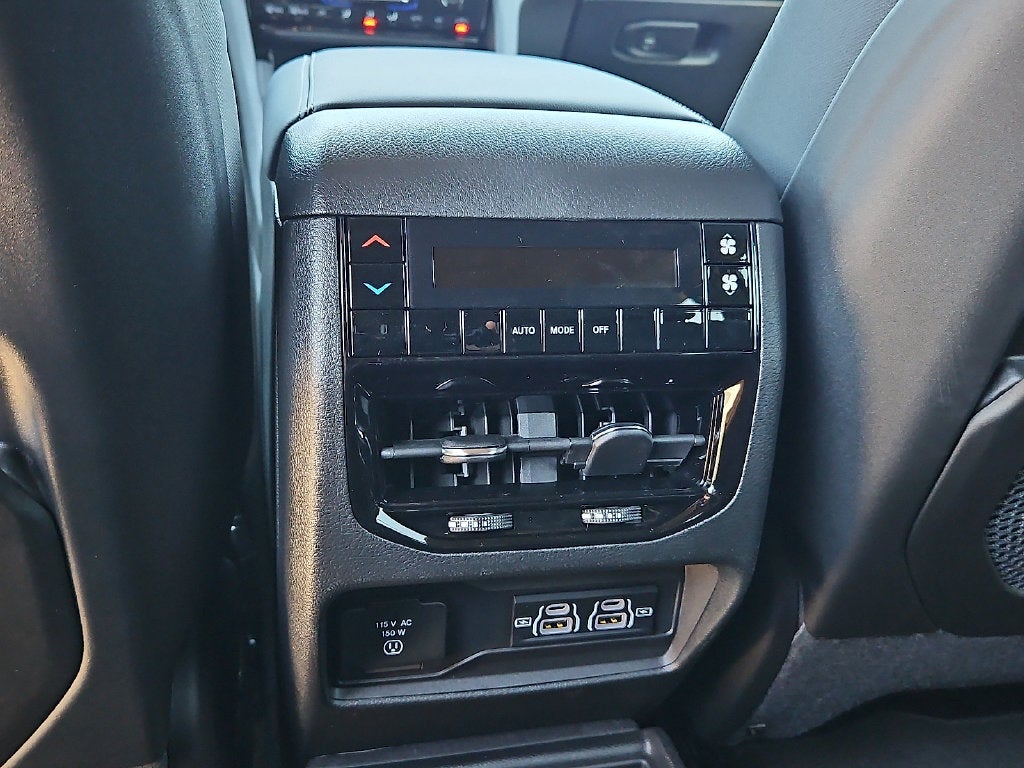 2027 Jeep Grand Cherokee L GRAND CHEROKEE L LAREDO X 4X2