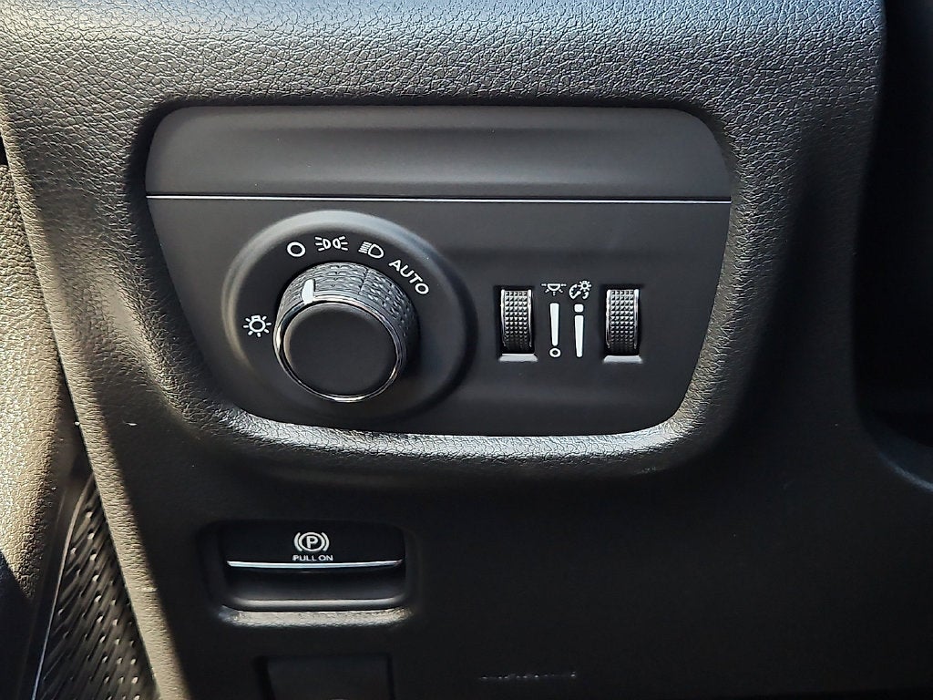 2027 Jeep Grand Cherokee L GRAND CHEROKEE L LAREDO X 4X2