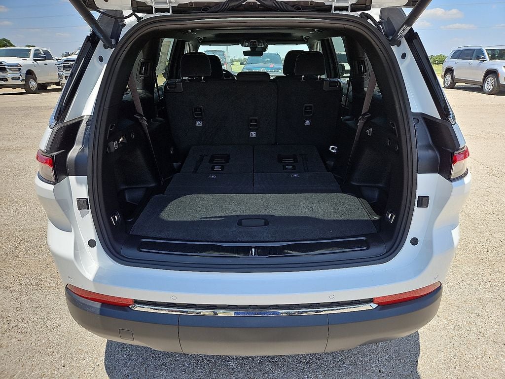2026 Jeep Grand Cherokee GRAND CHEROKEE L LAREDO X 4X4