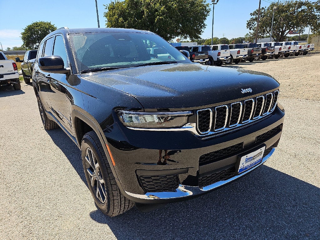 2027 Jeep Grand Cherokee L GRAND CHEROKEE L LAREDO X 4X4