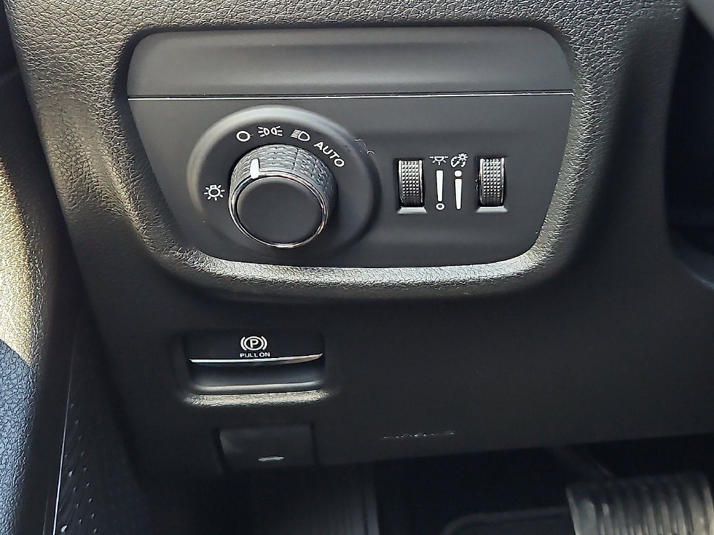 2027 Jeep Grand Cherokee L GRAND CHEROKEE L LAREDO X 4X4