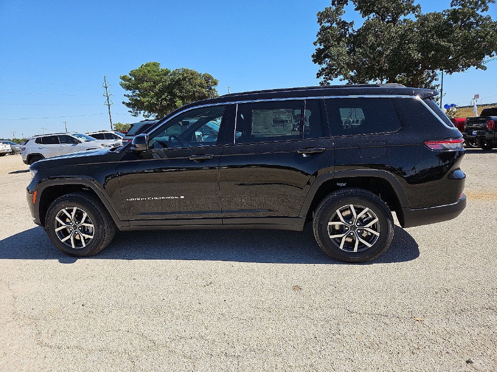 2027 Jeep Grand Cherokee L GRAND CHEROKEE L LAREDO X 4X4