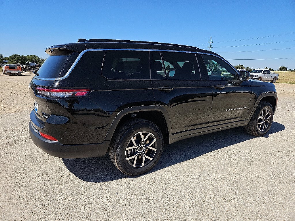 2027 Jeep Grand Cherokee L GRAND CHEROKEE L LAREDO X 4X4