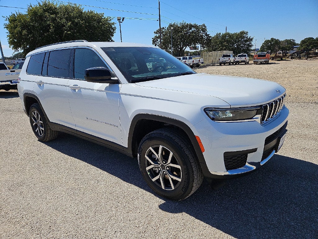 2027 Jeep Grand Cherokee L GRAND CHEROKEE L LAREDO X 4X4