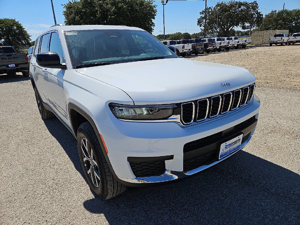 2027 Jeep Grand Cherokee L GRAND CHEROKEE L LAREDO X 4X4