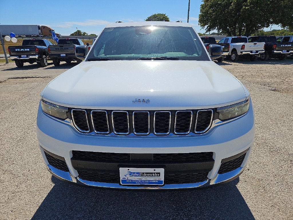 2027 Jeep Grand Cherokee L GRAND CHEROKEE L LAREDO X 4X4