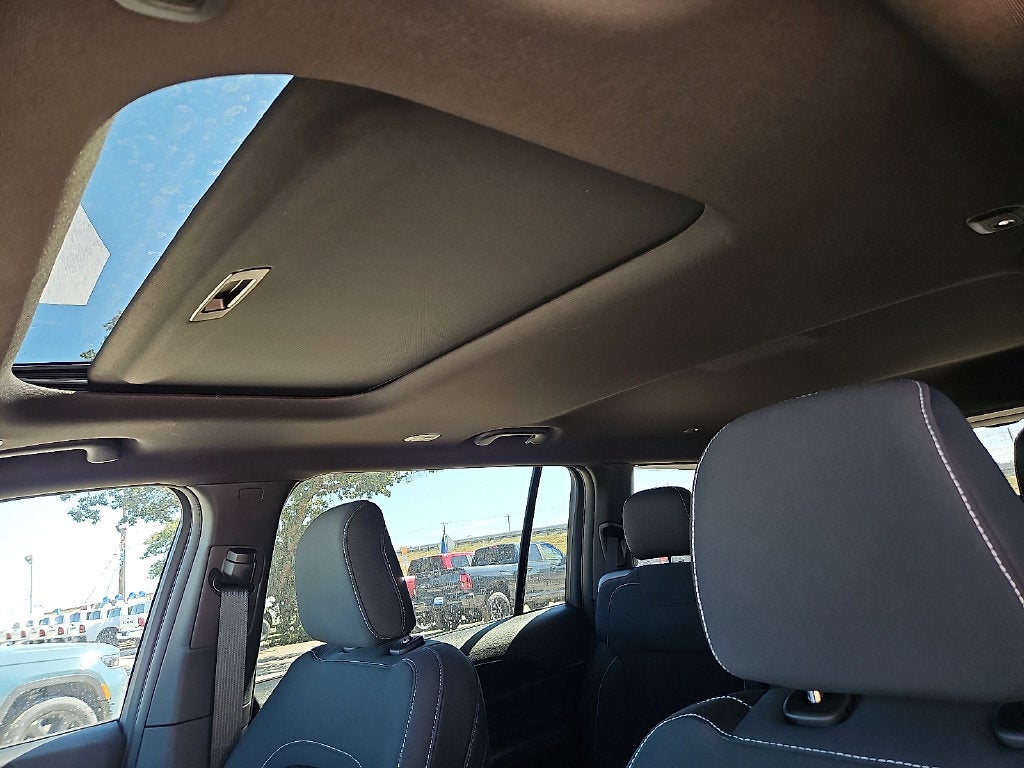 2027 Jeep Grand Cherokee L GRAND CHEROKEE L LAREDO X 4X4