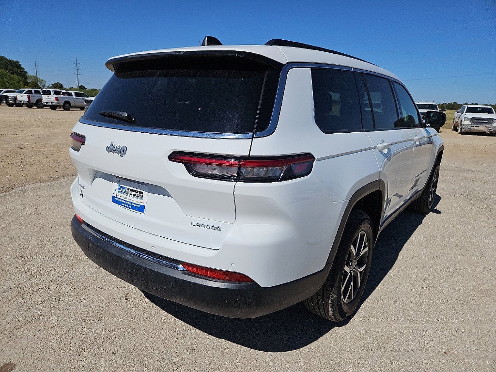 2027 Jeep Grand Cherokee L GRAND CHEROKEE L LAREDO X 4X4
