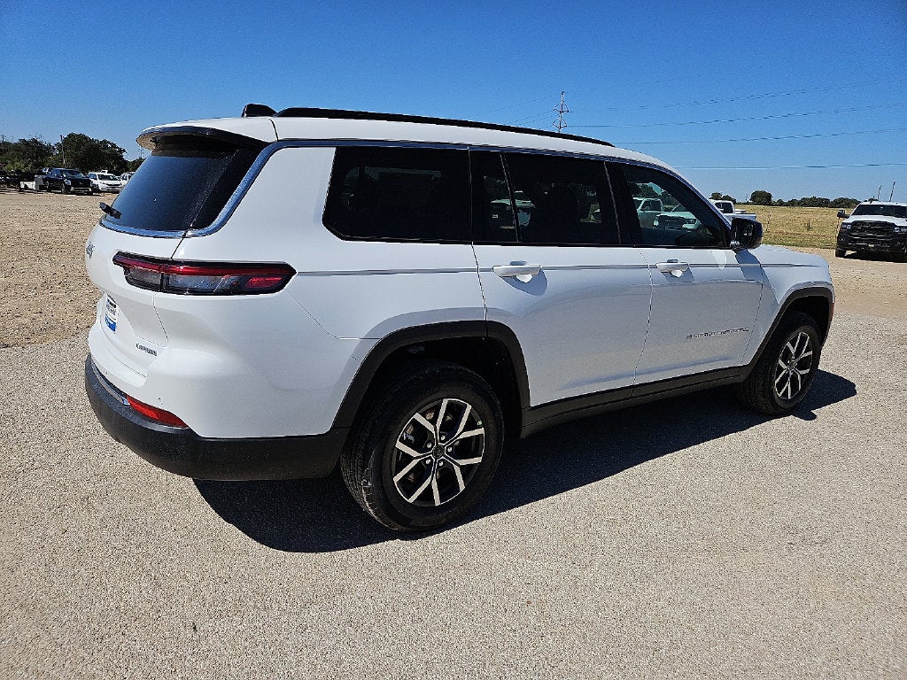 2027 Jeep Grand Cherokee L GRAND CHEROKEE L LAREDO X 4X4