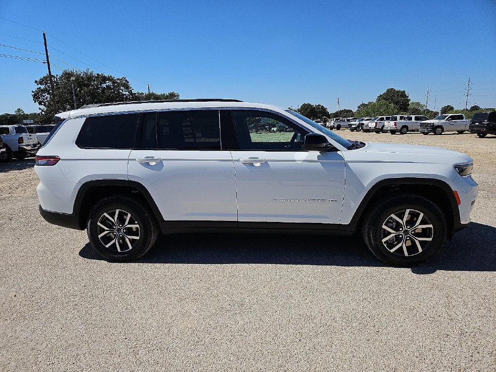 2027 Jeep Grand Cherokee L GRAND CHEROKEE L LAREDO X 4X4