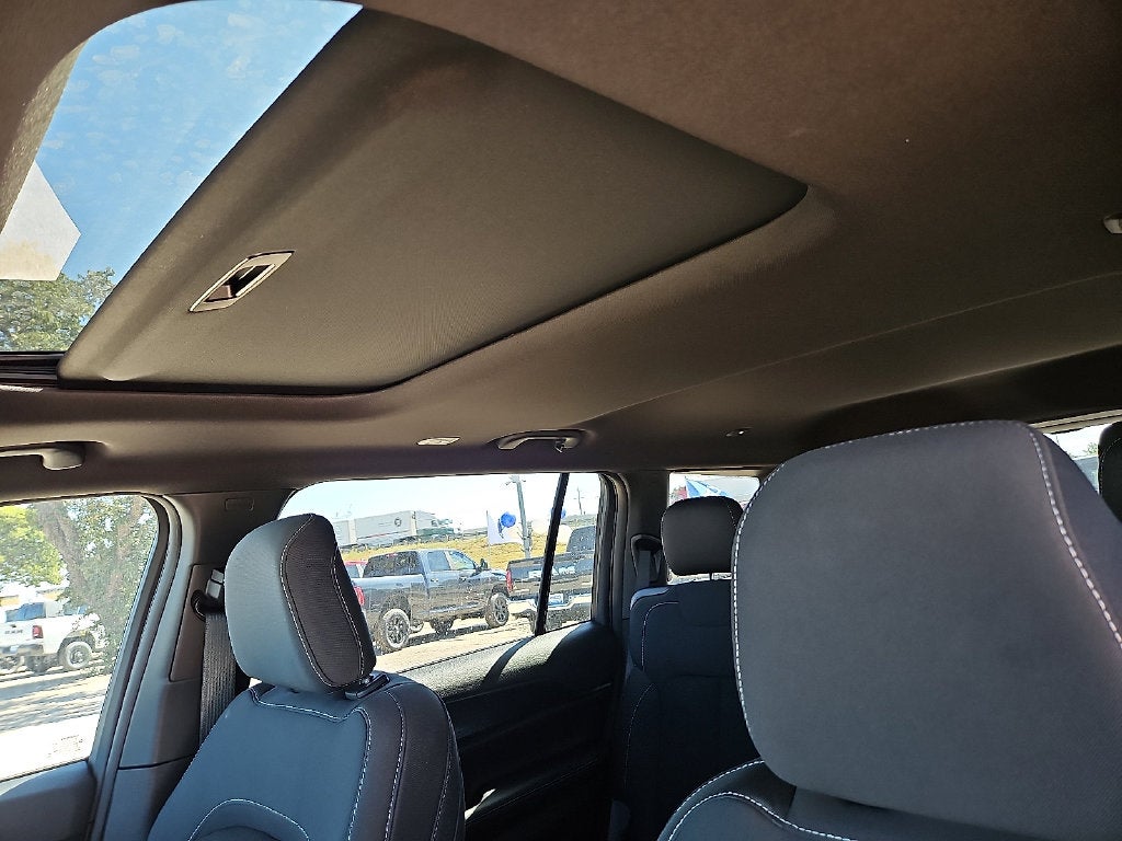 2027 Jeep Grand Cherokee L GRAND CHEROKEE L LAREDO X 4X4