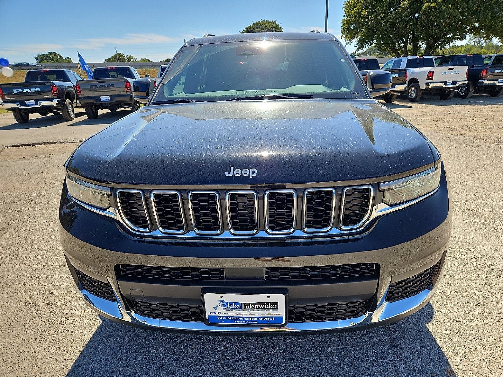 2027 Jeep Grand Cherokee L GRAND CHEROKEE L LAREDO X 4X4