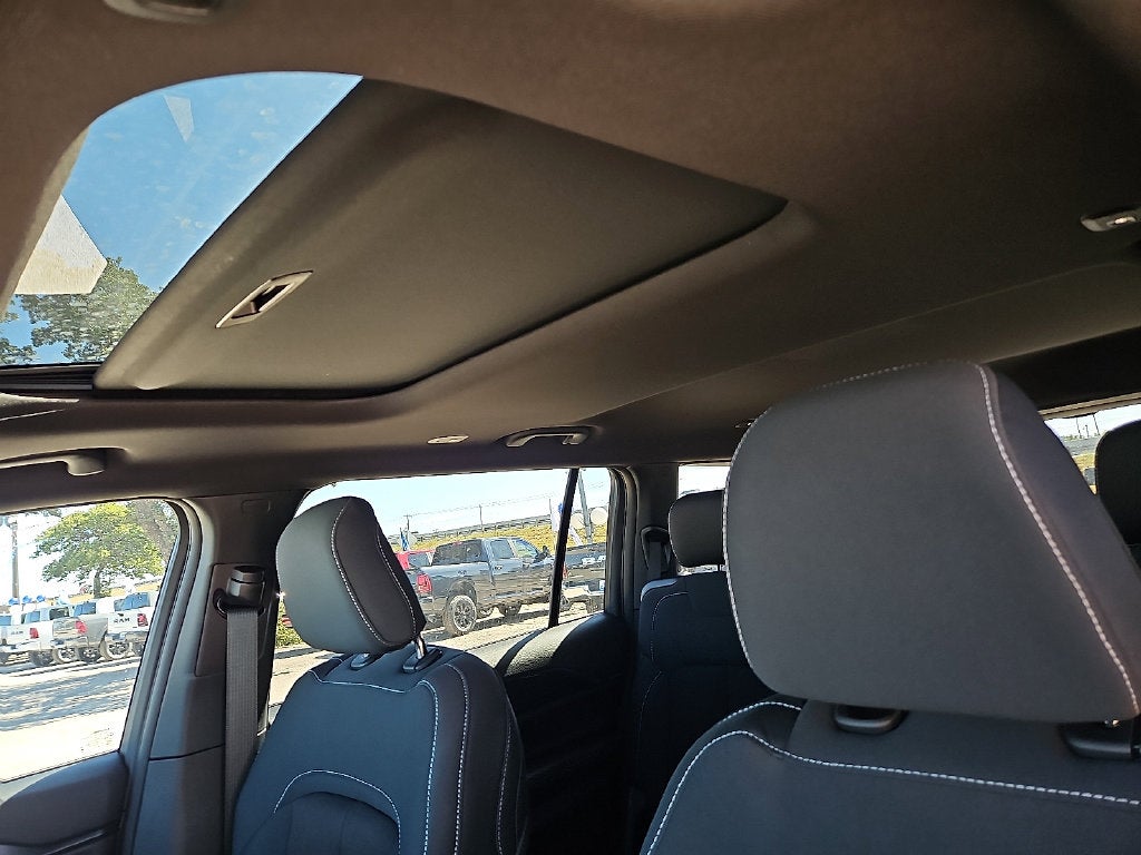 2027 Jeep Grand Cherokee L GRAND CHEROKEE L LAREDO X 4X4