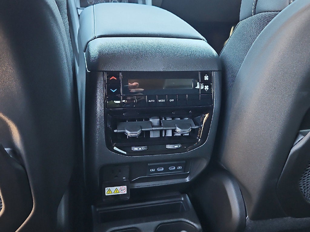 2027 Jeep Grand Cherokee L GRAND CHEROKEE L LIMITED 4X4