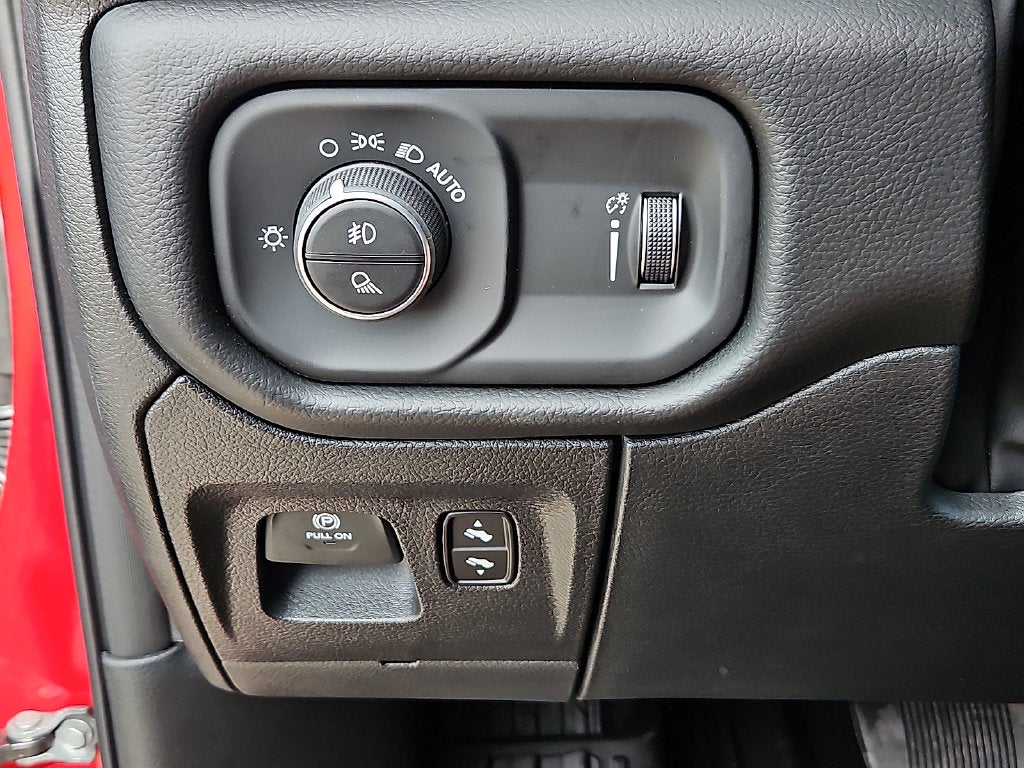 2027 RAM 1500 RAM 1500 LONE STAR CREW CAB 4X2 5'7' BOX