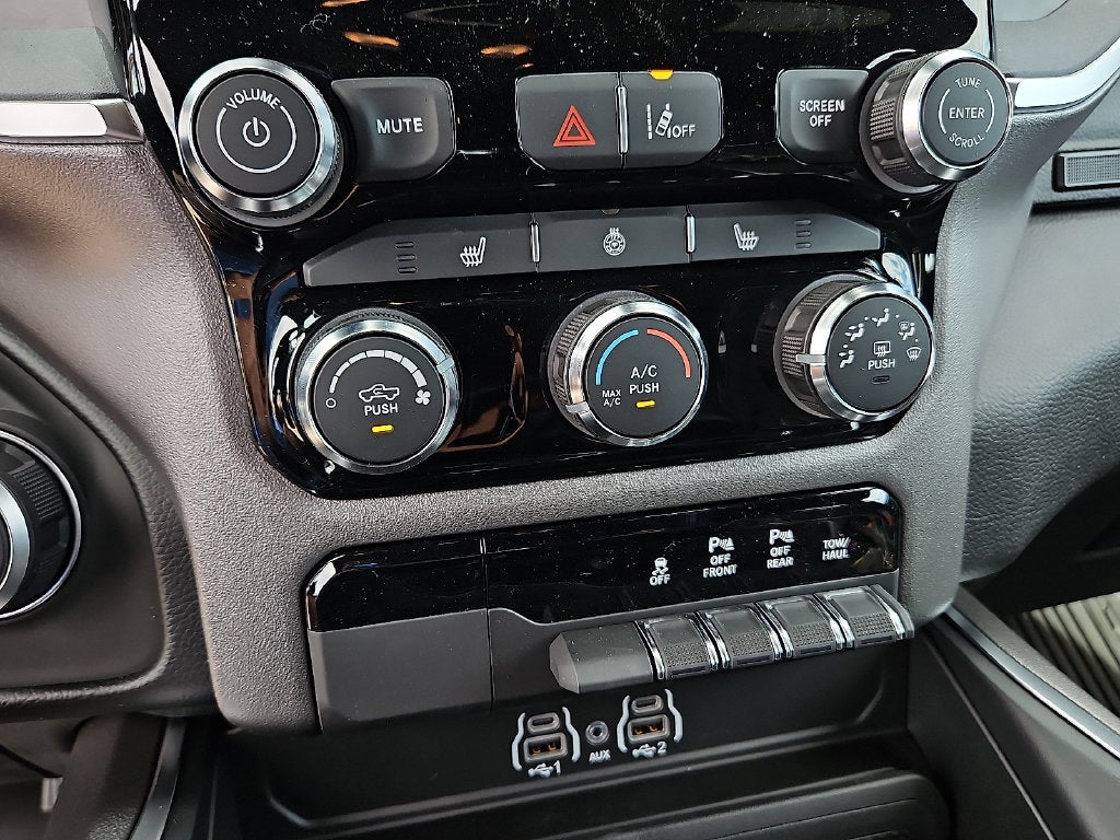 2027 RAM 1500 RAM 1500 LONE STAR CREW CAB 4X2 5'7' BOX