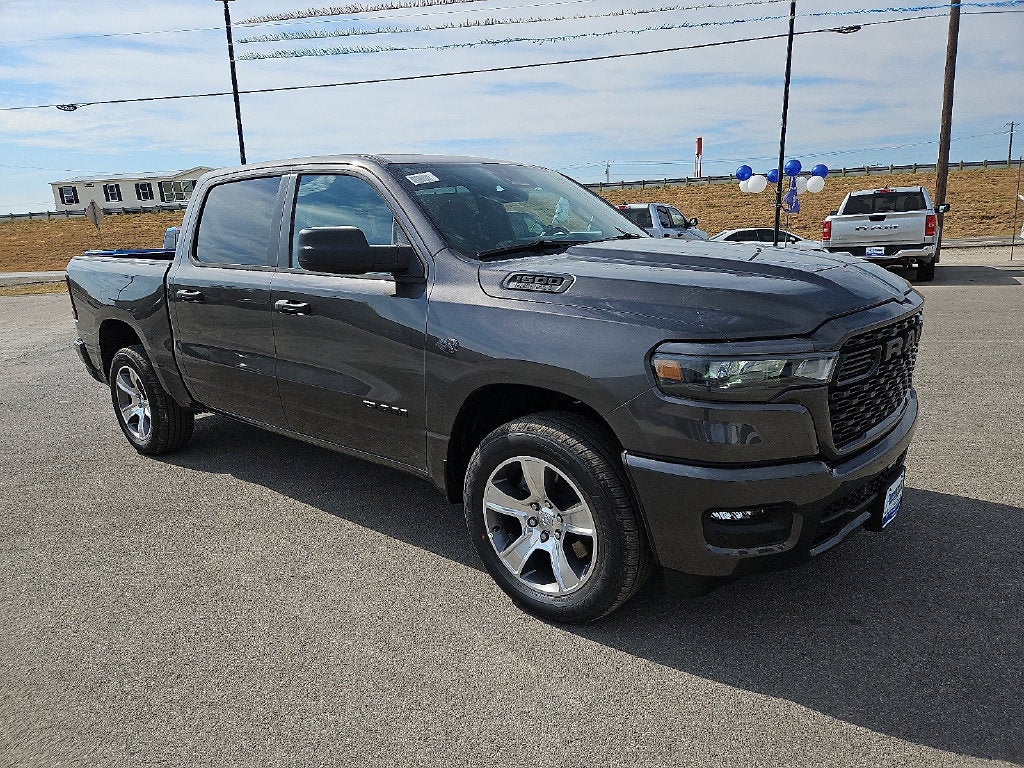 2027 RAM 1500 RAM 1500 EXPRESS CREW CAB 4X2 5'7' BOX