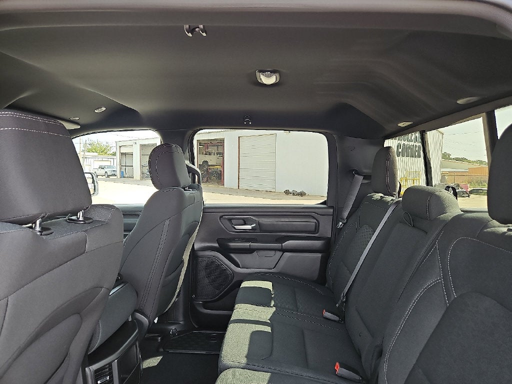 2027 RAM 1500 RAM 1500 EXPRESS CREW CAB 4X2 5'7' BOX
