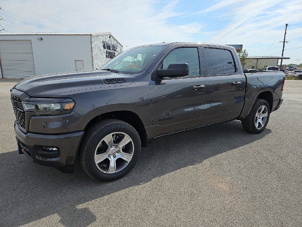 2027 RAM 1500 RAM 1500 EXPRESS CREW CAB 4X2 5'7' BOX