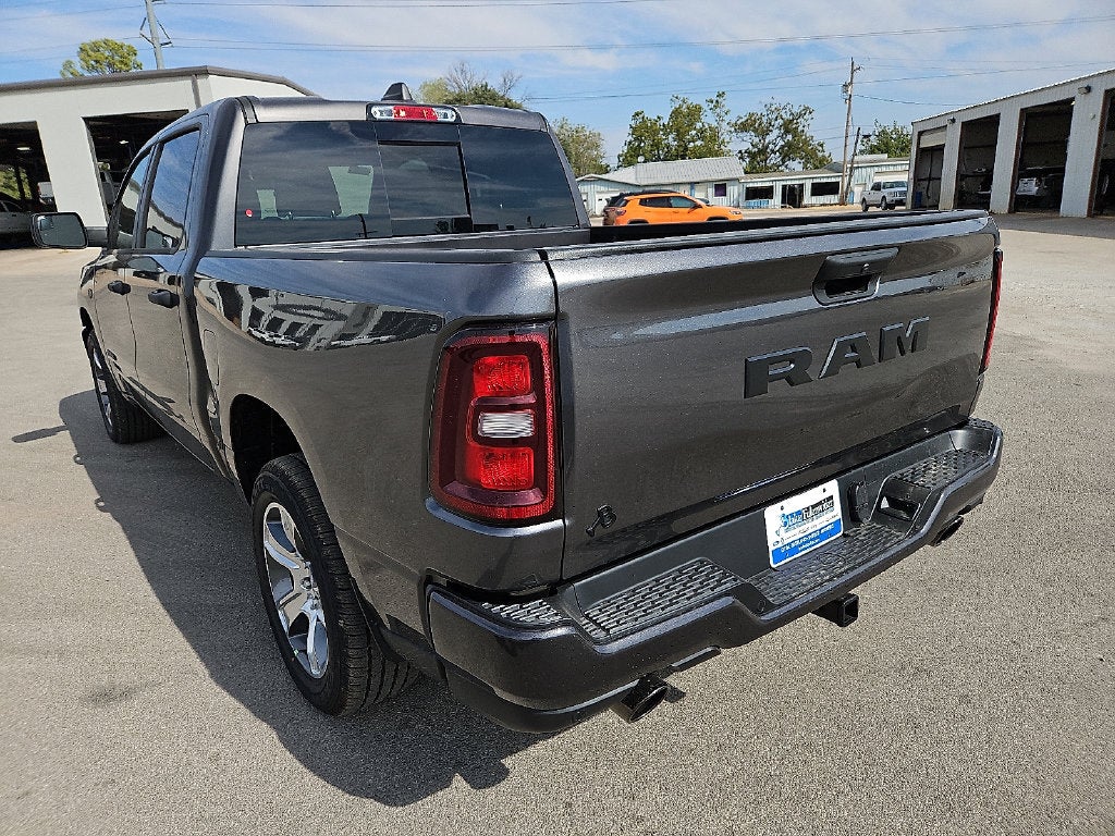 2027 RAM 1500 RAM 1500 EXPRESS CREW CAB 4X2 5'7' BOX