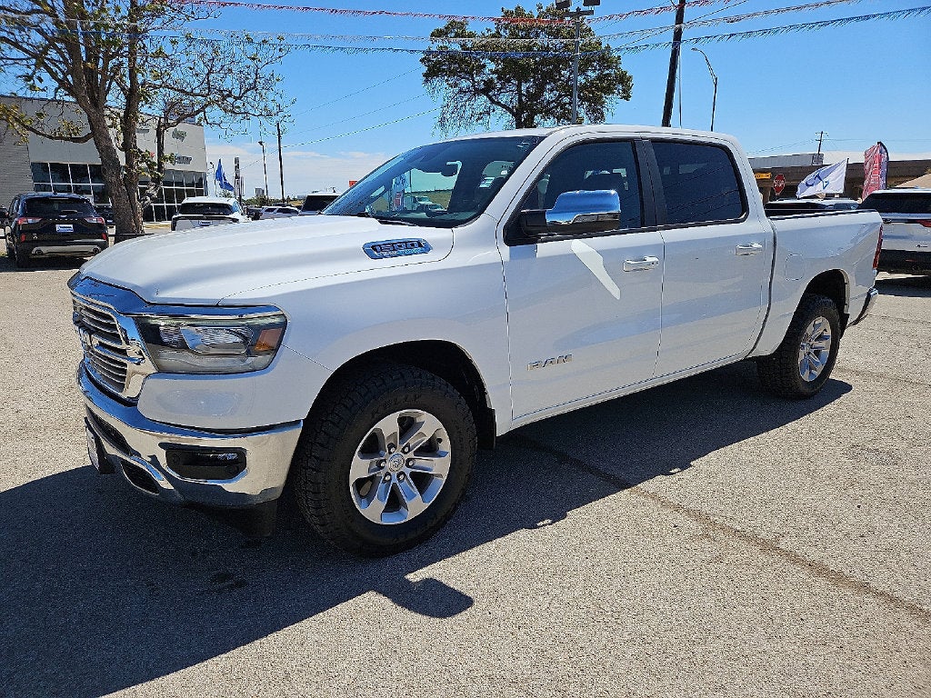 2023 RAM 1500 Laramie Crew Cab 4x2 5'7' Box