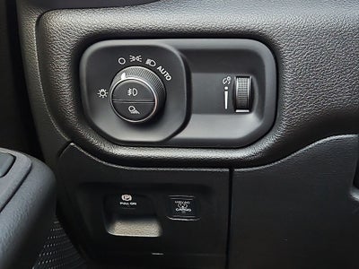 2026 RAM Ram 1500 RAM 1500 EXPRESS CREW CAB 4X4 5'7' BOX