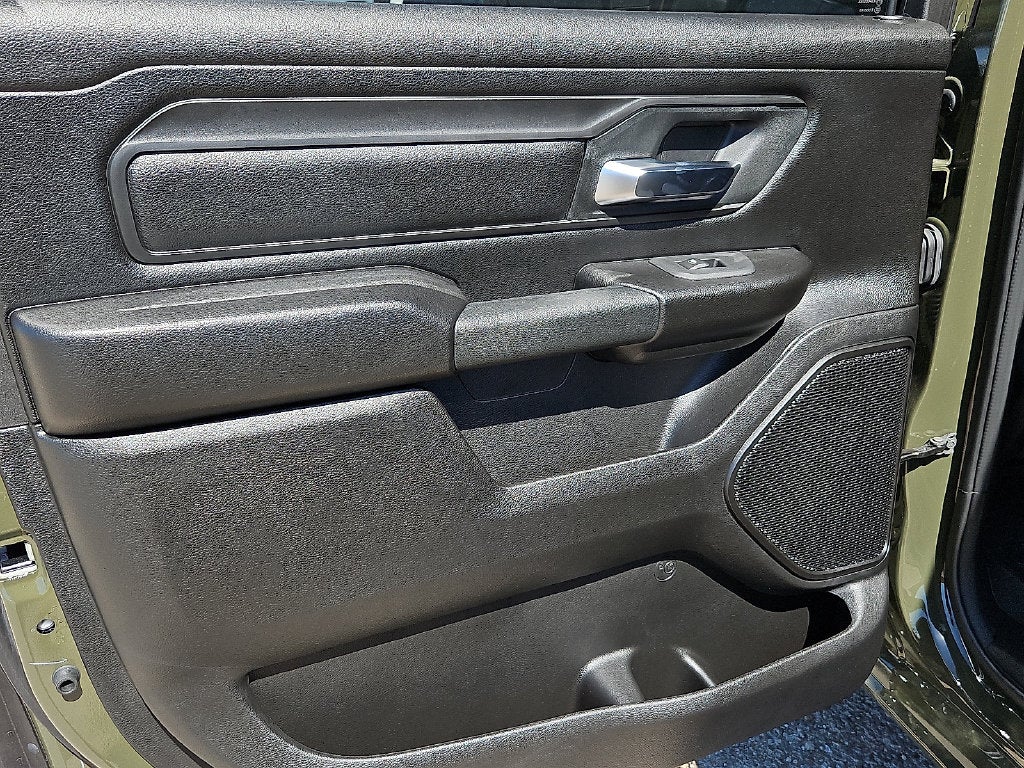 2027 RAM 1500 RAM 1500 WARLOCK CREW CAB 4X4 5'7' BOX